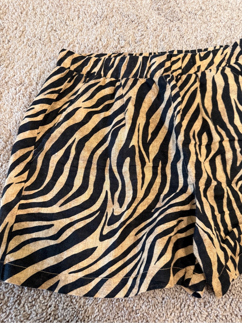 ELIE ELIE TAHARI Tiger Print 100% Linen shorts size small - Picture 9 of 16